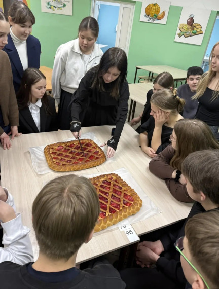 Масленица по народным поверьям-самый весёлый, очень шумный и народный праздник..