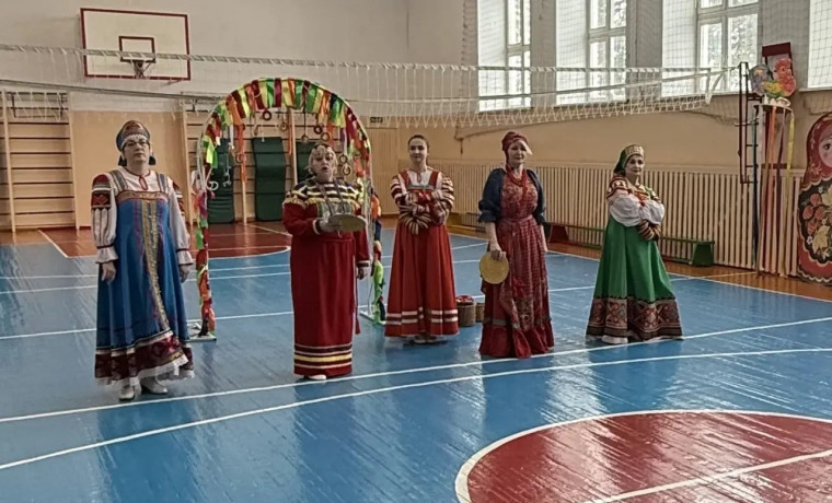 Масленица по народным поверьям-самый весёлый, очень шумный и народный праздник..